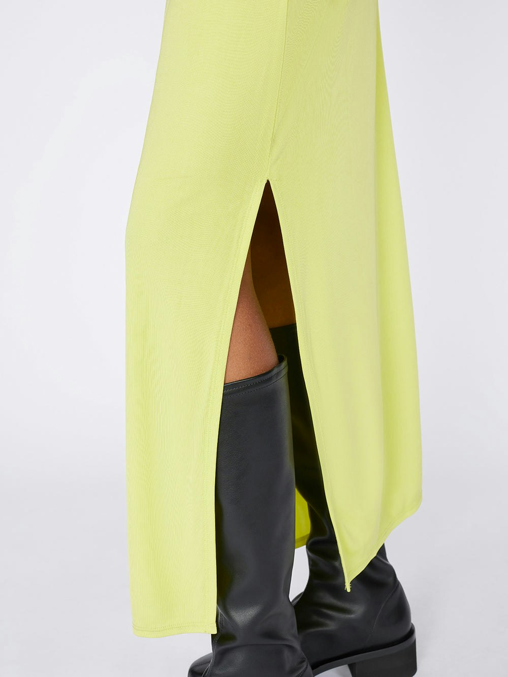 dress slit detail